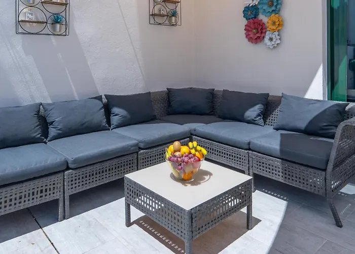Comfortable Houses Playa Roca Beachfront Access