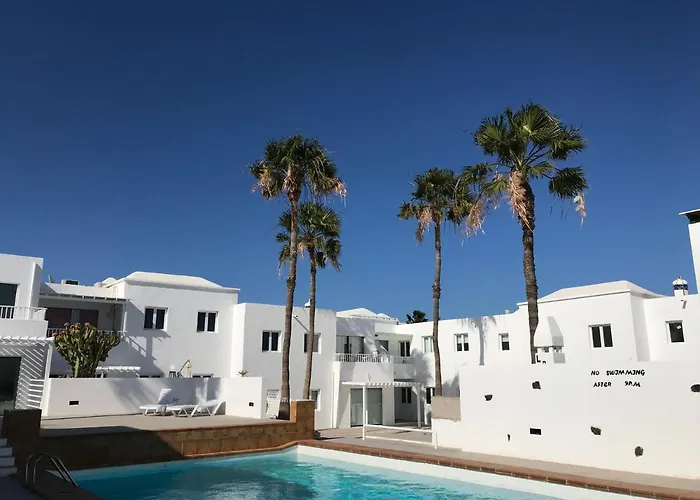 Romantic Casa Blanca